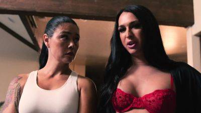 Dana Vespoli - Quick break with Dana Vespoli and Khloe Kay - drtvid.com