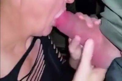 Mamie Fait Sa Cochonne Au Sex Shop - hclips