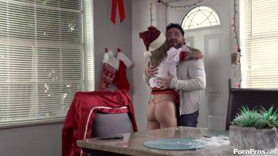 Lina Paige - Lina Paige And Roxy Ryder - I Let Him Use Me Like A Xmas - hotmovs.com