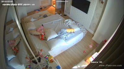 Hackers use the camera to remote monitoring of a lover's home life.622 - hotmovs.com - China