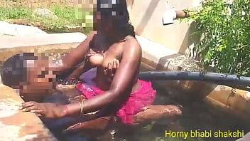 Tamil aunty bathing and fucking with uncle - xvideos.com - India