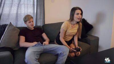 Gamer Girl - Cute Gamer Girl Gets Creampied By Her Boyfriend - porntry.com